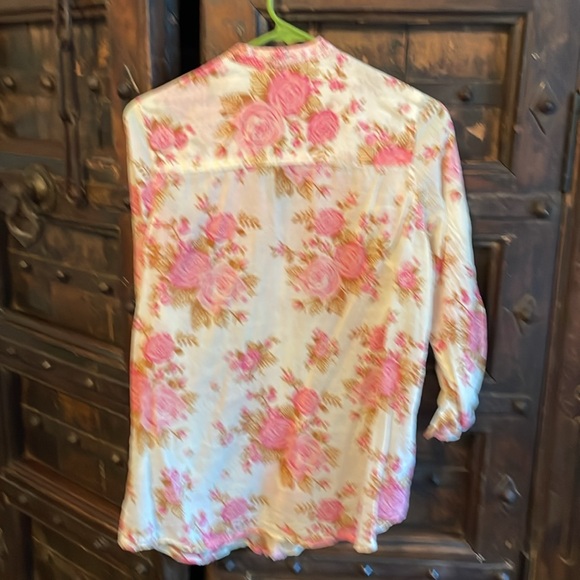 Like new floral beauty. Like new - Picture 3 of 4